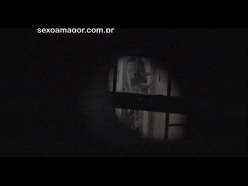 ❤️ Blondinko na skrivaj snema voajer iz soseske, skrit za votlimi opekami Sex video na sl.pornhills-com.ru ❌️